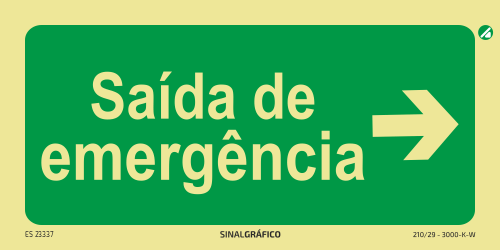 Placa de sinalética fotoluminescente - Saída de emergência à direita → Criaconsensos - Serviços Gráficos e Publicidade