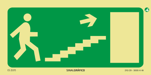 Placa de sinalética fotoluminescente - Subir escada para porta de emergência à direita ↗ Criaconsensos - Serviços Gráficos e Publicidade