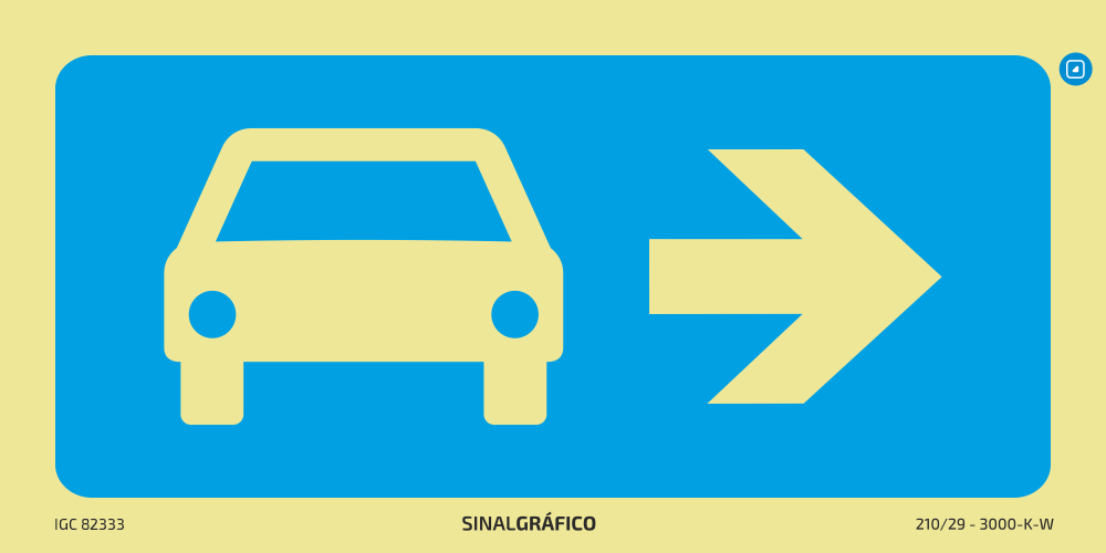 Placa de sinalética – Parque de estacionamento automóvel à direita →